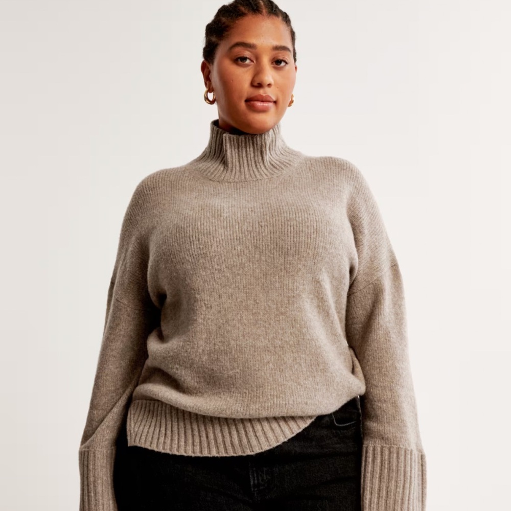 Abercrombie & Fitch Tuckable Easy Turtleneck Sweater
